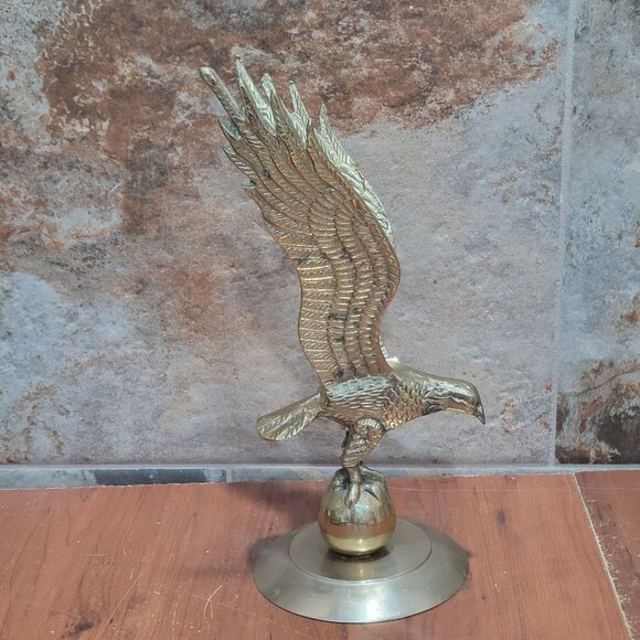 Vintage Solid Brass Eagle in Flight Bird Sculpture American Bald Eagle Perched o - Picture 6 of 14